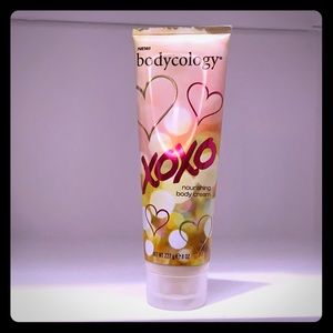 Body cream🧴💛 Flirty